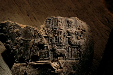 Urkesh, Det Hurrianske Rige, Syrien, 2400 f.Kr., Giorgio Buccellati, mudderseglsaftryk af qu..., 2004 (foto)