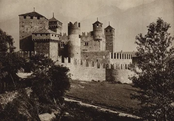 Italien: Castello Fenis, Val d