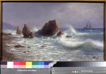 Ved Livadia-kysten (i Krimbugten, Ukraine). Havlandskab med en sejlbåd i det fjerne og Sortehavets bølger, der brydes mod revene. Maleri af Lev Felixovich Lagorio (1827-1905)