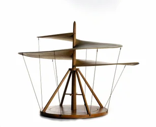 Model af luftskruen efter Leonardo da Vincis tegning, flyvemaskine, helikopterens forløber - Leonardo da Vinci-museet for videnskab og teknologi, Milano