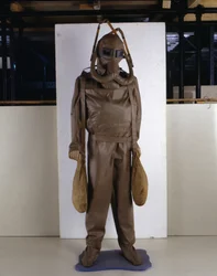 Dykkerudstyrsmodel fremstillet efter modellen tegnet af Leonardo da Vinci (Leonardo da Vinci)