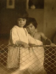 Portræt af børn. Sølvgelatinefotografi af Leonid Nikolaevich Andreyev (1871-1919)