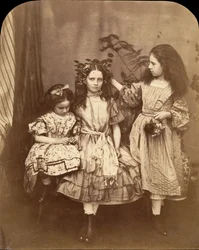 Flora Rankin, Irene MacDonald og Mary Josephine MacDonald på Elm Lodge, juli 1863.