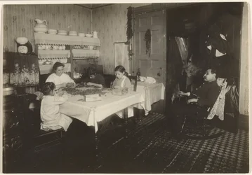 Hjemmearbejdere - Knækker nødder, New York City