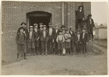 (Noon Hour, King Mfg. Co., Augusta, Georgia)
