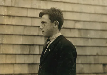 15-årige James Cooney, en irsk immigrant i Fall River, Massachusetts