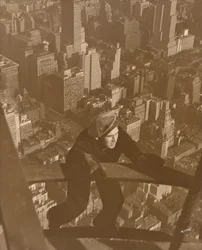 Klatring op ad bjælkerne på Empire State - 100 etager oppe