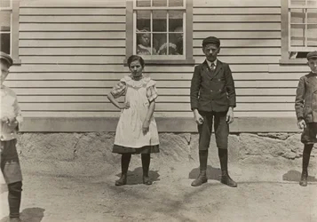 Edward St. Germain og hans søster Delia, møllearbejdere, Phoenix, Rhode Island, april 1909