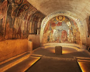 Italien, Apulien, Gravina i Puglia, Klippekrypten af ​​San Vito Vecchio-kirken