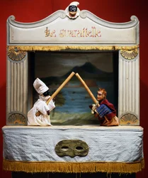Punch (Pulcinella) og Pasquale Terremoto, dukker fra Maria Imperatrice Guarattelle teater, Napoli, Italien