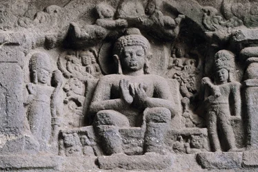 Relief forestillende Buddha, Karla-hulerne, Maharashtra, Indien, 2. århundrede.