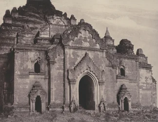 Den østlige facade af Damayangyee Pagoda