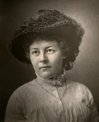 Adela Measor, irsk skuespillerinde, 1882