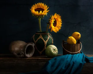 Landlige solsikker og citroner