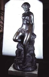Sara baderen (bronze)