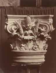 Ornamental skulptur fra operahuset i Paris (søjlefragment)