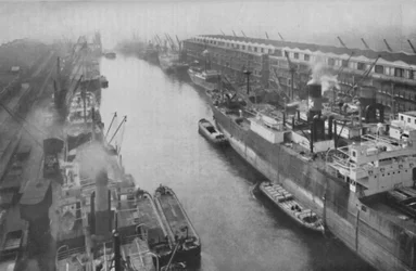 A Great Dockland of the North, Thirty-Fire Miles from Sea and Yet a Port, c1935