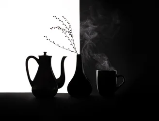 Sort-hvidt kaffestilleben