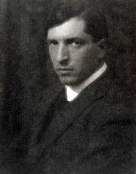 Halv-længde portræt af maleren Pietro Marussig, 28/11/1923 (s/h foto)