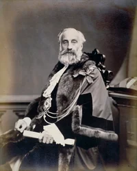 Mr. Burt, sherif i London, iført skarlagenrød kjole, skravlingsmærke og kæde, c1865