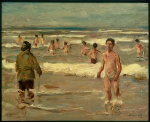 Drenge bader i havet