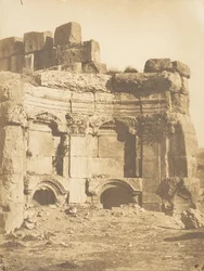 Hemicycle af tempelindhegningen, i Baâlbek, 15. september 1850.