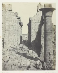 Karnak-paladset, Bubastitternes domstol og hovedindgangen til Hypostyle Hall; Theben
