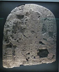 Panelfragment med lineal, Peten område, senklassisk periode, 600-900 e.Kr