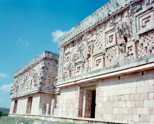 Før colombiansk civilisation: udsigt over stedet for Uxmals gamle maya-hovedstad, Puuc-stil. North Yucatan 600-900 AD: spåmandens pyramide. Mexico