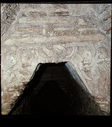Udskæringer fra kælderen i paladset, senklassisk maya (foto)