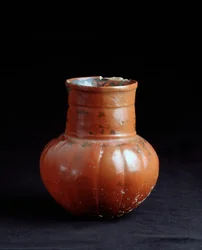 Præcolumbiansk kunst, mayacivilisationen, postklassisk periode: lerkrukke. Fra Los Cerritos, Chicaj, Quiché, Guatemala. Højde 17,5 x diameter 9 cm. Guatemala, Museo Nacional de Arqueología y Etnología
