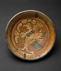 Stativplade med Supernatural Bird, 550-800 AD (lertøj med polykrom slip-maling)