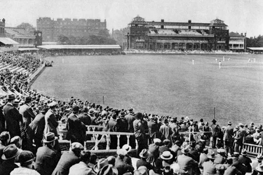 En cricketkamp, Lords cricketbane, London, 1926-1927.