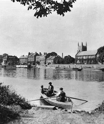 Færge over Themsen til London Apprentice inn, Isleworth, London, 1926-1927.