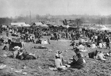 London bank holiday carnival, Hampstead Heath, London, 1926-1927.