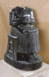 Hovedløs statue af prins Gudea (2170-2130 f.Kr.) som arkitekt, fra Telloh (det antikke Gersu), 2100-2000 f.Kr.