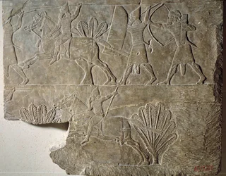 Mesopotamien: Ryttere fra den assyriske hær. Lavt relief i alabast fra kong Ashurbanipals (eller Ashurbanipal) palads (668-627 f.Kr.). Fra Nineve. Paris, Louvre-museet