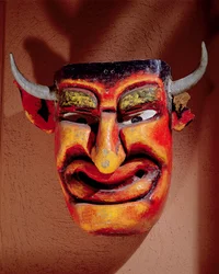 Djævelmaske brugt i en Pastorela fra Guerrero-regionen i Mexico (malet træ)