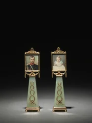 Indrammede miniaturer: Portræt af zar Nicholas II og portræt af storhertuginde Olga, firmaet Peter Carl Fabergé