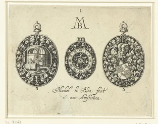 To urkasser og en skive, ca. 1620-26