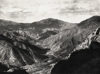 Opbygning af et imperium i den fascistiske tidsalder: Dorfu-dalen, 09/05/1936 (s/h-foto)