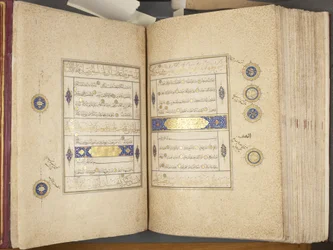 Fol 311 verso 312 recto, Timurid Quran, 1441 (blæk & guld på papir)