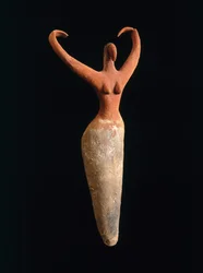 Kvindefigur, ca. 3500-3400 fvt (ler og pigment)