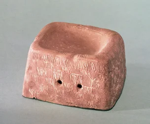 Vasestøtte brugt som parfumebrænder, Chasseen Culture, 3000-2500 f.Kr. (keramik)