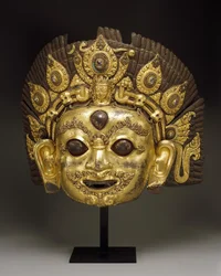 Maske af Bhairava (forgyldt kobber repoussé & ædelsten)