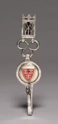 Clavendier (bæltekrog), ca. 1400 (sølv, forgyldt sølv, champlevé-emalje)