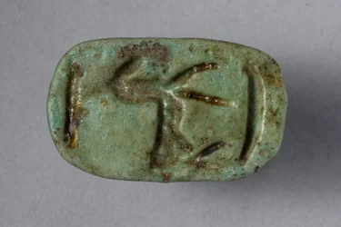 Scaraboid sæl, 18.-19. dynasti, 1540-1186 f.Kr. (fajance) (underside af 270366)