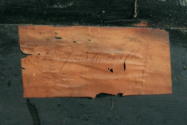 Detalje af en Louis XIV kommode (ormolu, messing, skildpadde og ibenholt boulle) (se også 486114-19)
