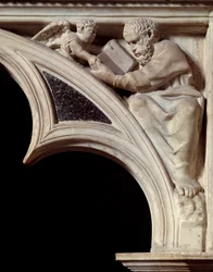 Gotisk kunst: "" Saint Mathieu Evangelist"" detalje af buerne på marmorprædikestolen skulptureret af Nicola Pisano