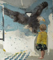 Pige med ørn, 2022 (olie på lærred)